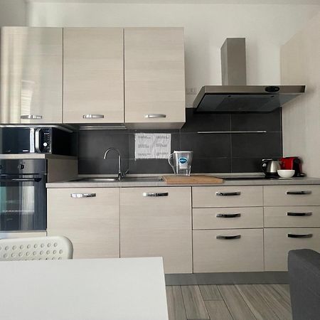 Gardone Apartment - Ampio Appartamento Con 2 Camere Da Letto - Comodo Per Duomo! Milan Exterior photo