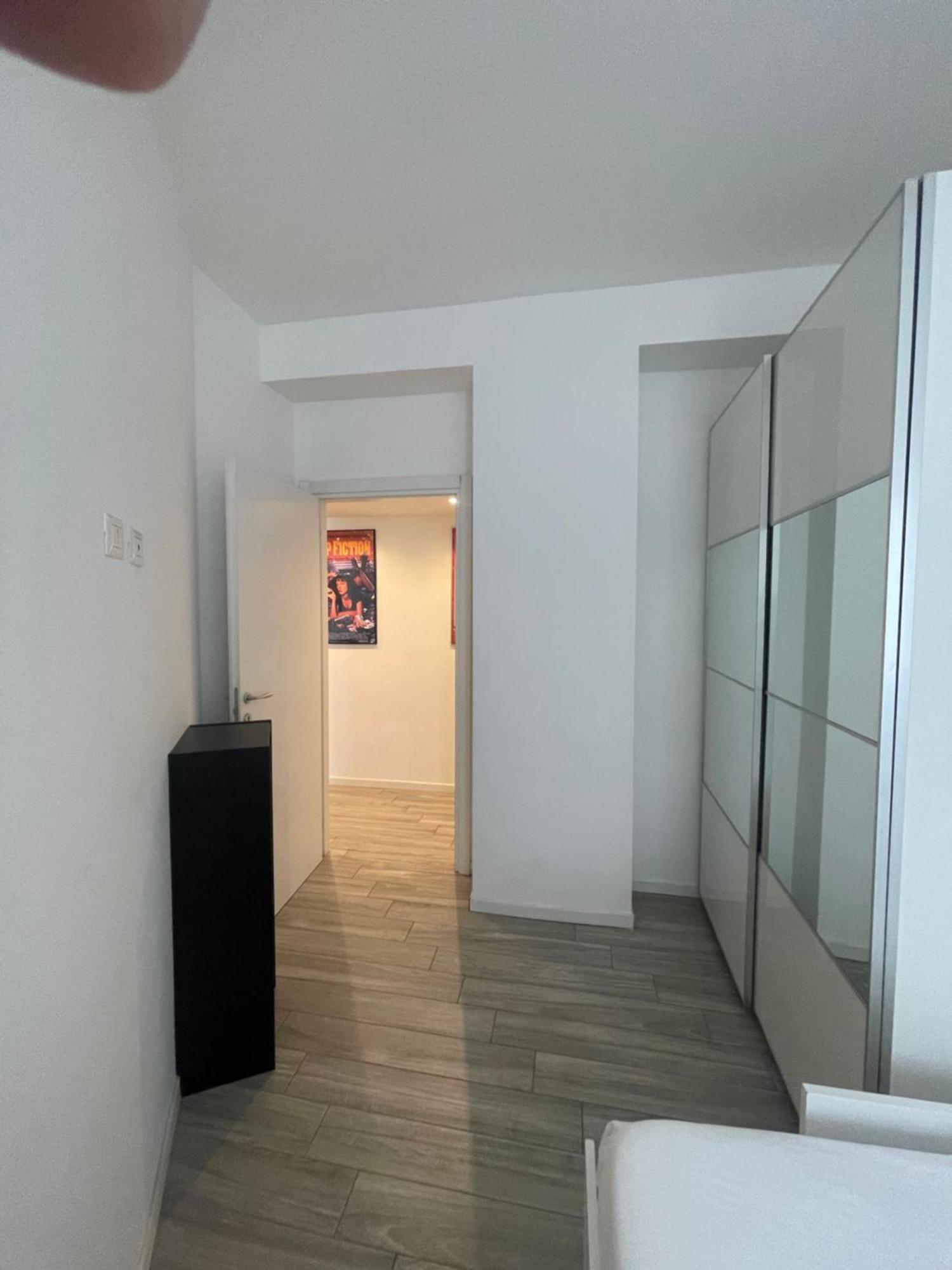Gardone Apartment - Ampio Appartamento Con 2 Camere Da Letto - Comodo Per Duomo! Milan Exterior photo
