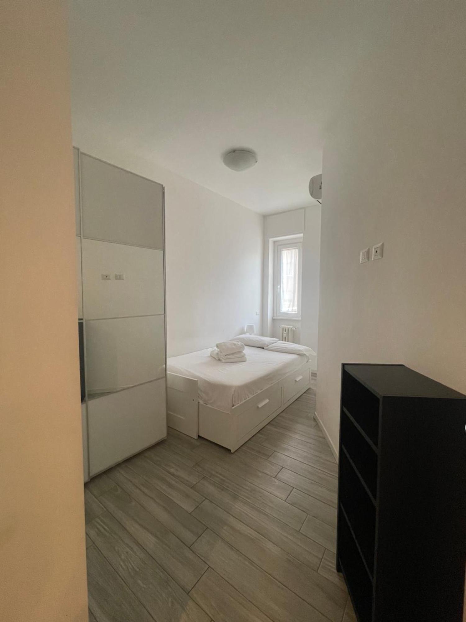 Gardone Apartment - Ampio Appartamento Con 2 Camere Da Letto - Comodo Per Duomo! Milan Exterior photo